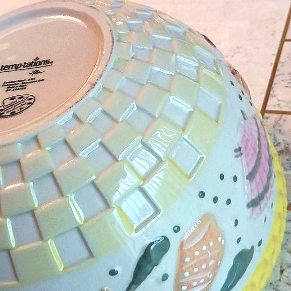 Temptations Limited Edition " Summer Shells" Large 3 QT. Bowl- New in Box - Picture 10 of 16